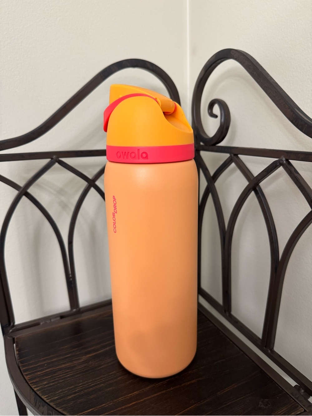 Owala Serene Tangerine 32oz Color Drop FreeSip - Picture 2 of 6